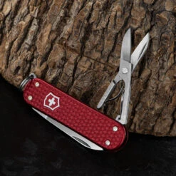 Victorinox Classic Precious Alox -Cheap Nitecore || Victorinox || Fenix Store BMC 06221401G.5 69122.1648563199