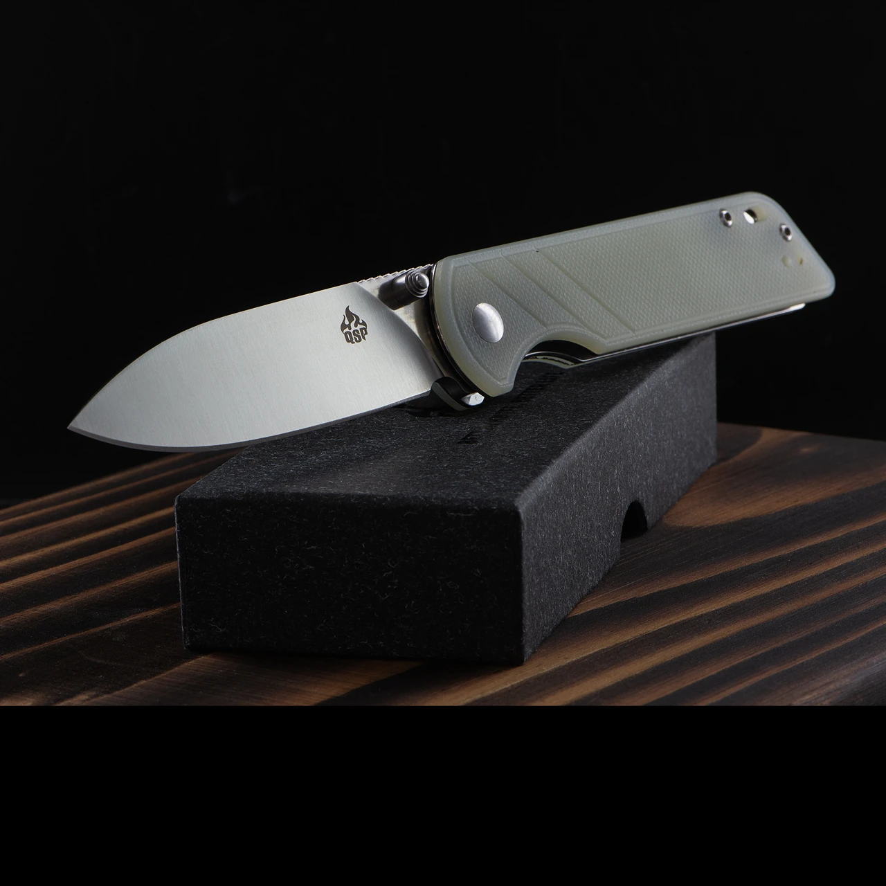 QSP Parrot V2 G10 Folding Knife 3 QSP Parrot V2 G10 Folding Knife
