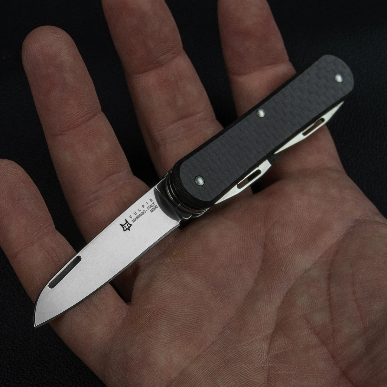 Fox Vulpis 4 Saw Carbon Fibre Penknife 6 Fox Vulpis 4 Saw Carbon Fibre Penknife - Image 4